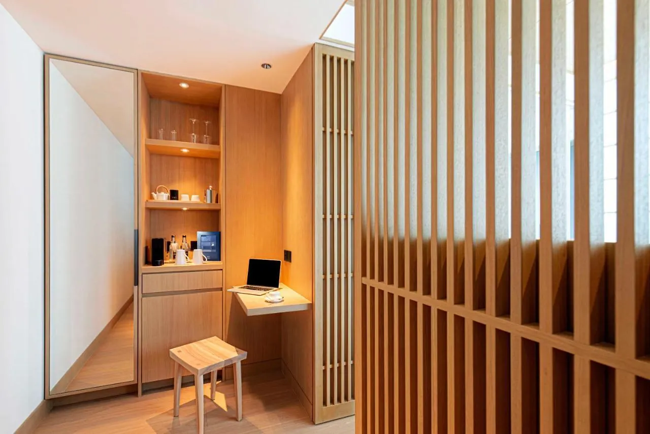 Aki Hong Kong - Mgallery 5*,  Cina